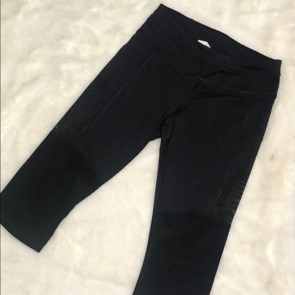 Lululemon Black mesh crops